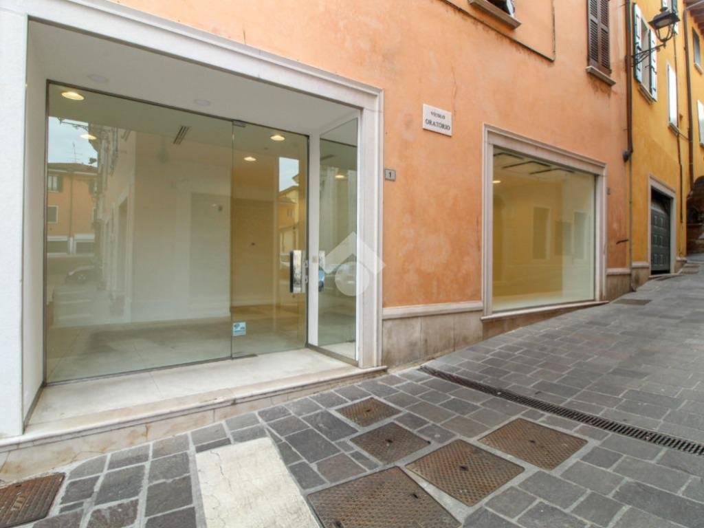 negozio in affitto a Desenzano del Garda