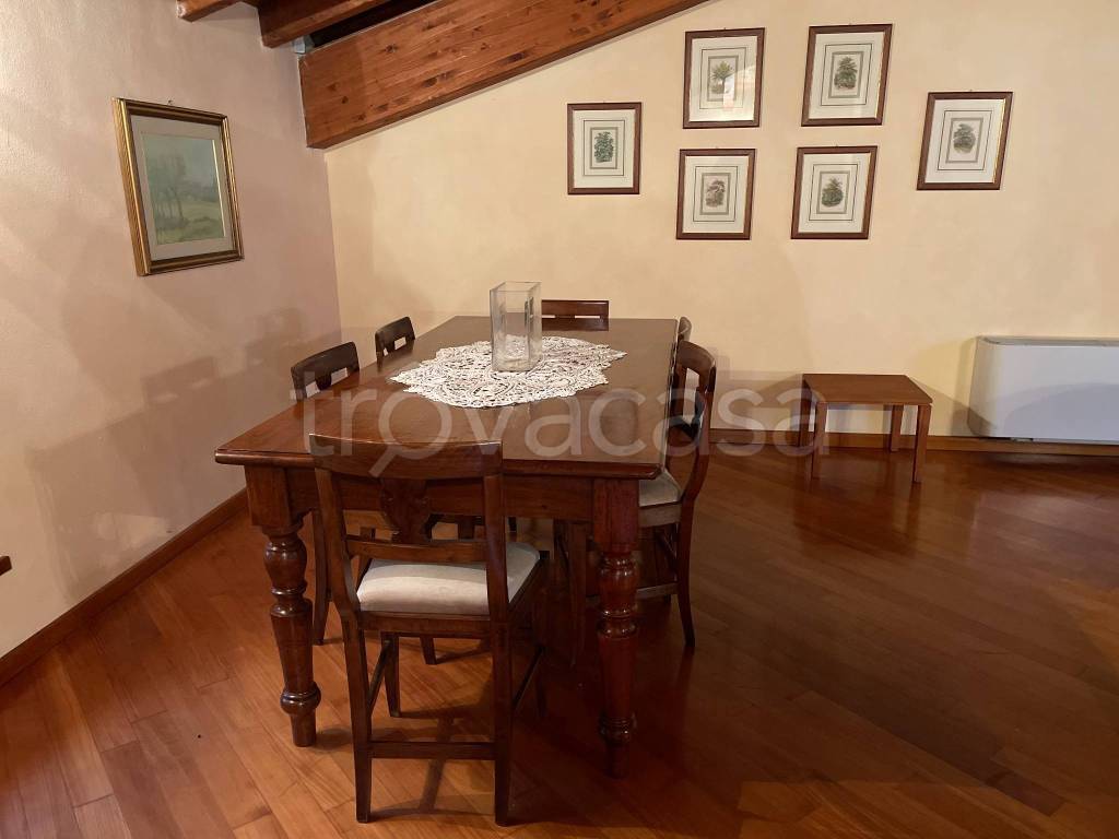 appartamento a Desenzano del Garda in zona San Martino della Battaglia