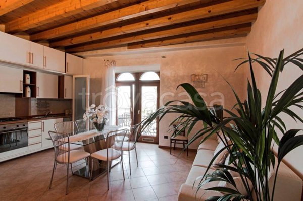 appartamento in affitto a Desenzano del Garda