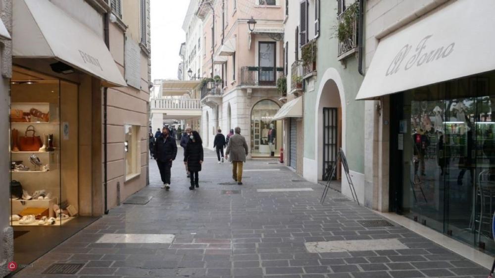 negozio in affitto a Desenzano del Garda