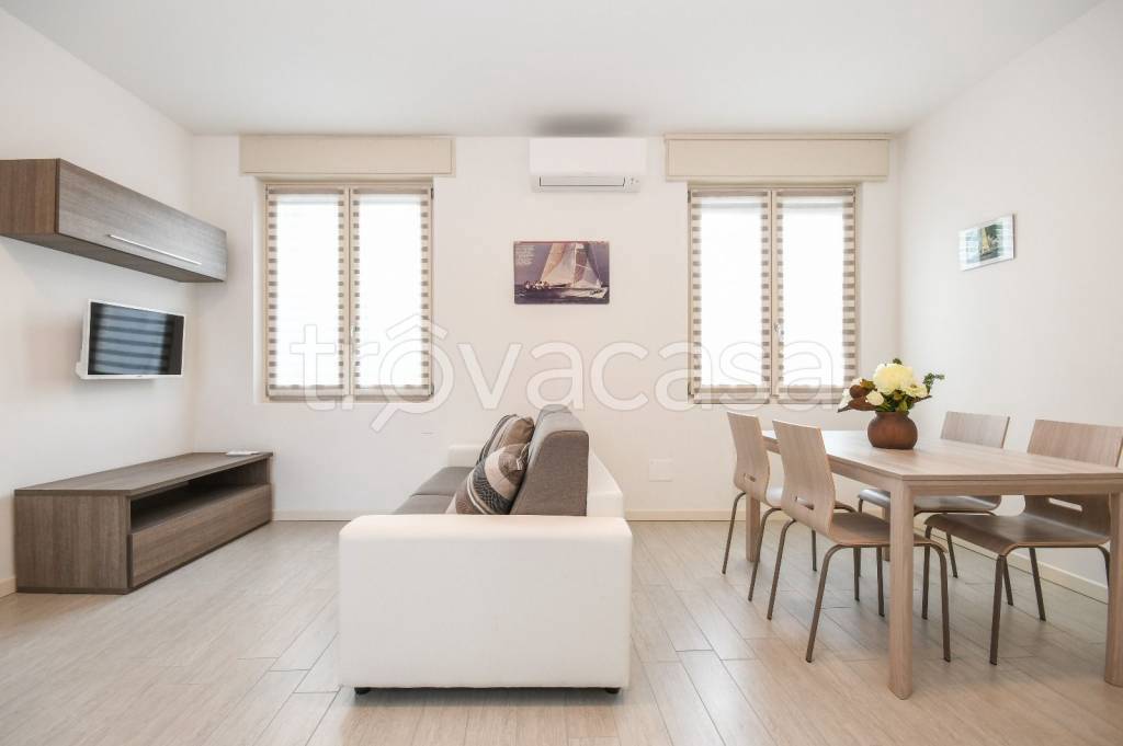 appartamento in affitto a Desenzano del Garda