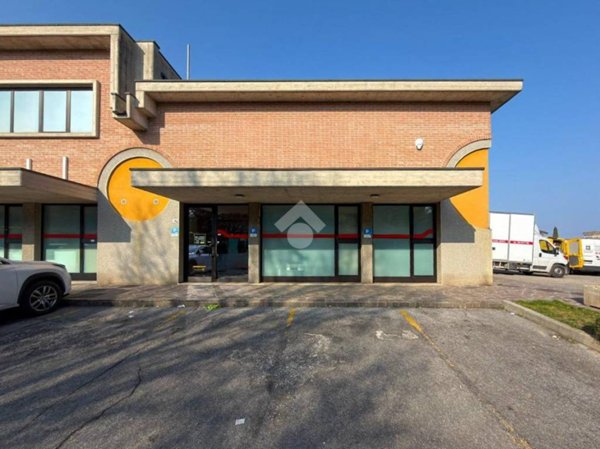 negozio in affitto a Desenzano del Garda