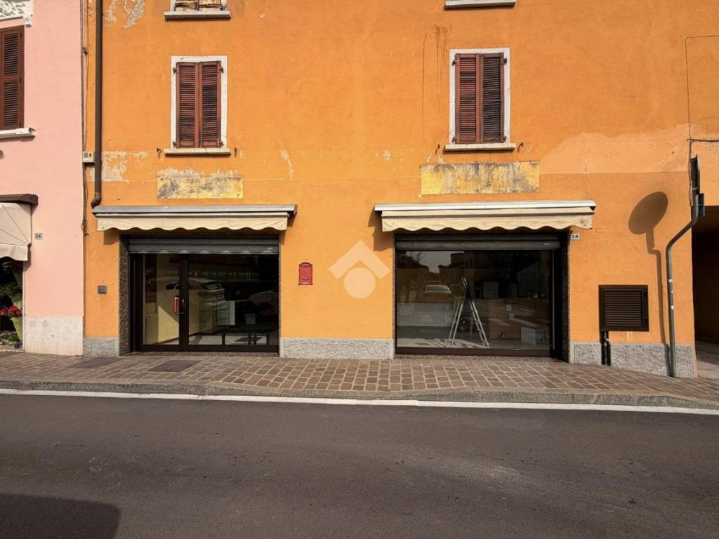 negozio in affitto a Desenzano del Garda