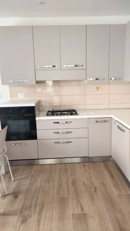 appartamento in affitto a Desenzano del Garda in zona Rivoltella