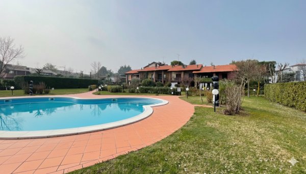 appartamento in affitto a Desenzano del Garda in zona Rivoltella