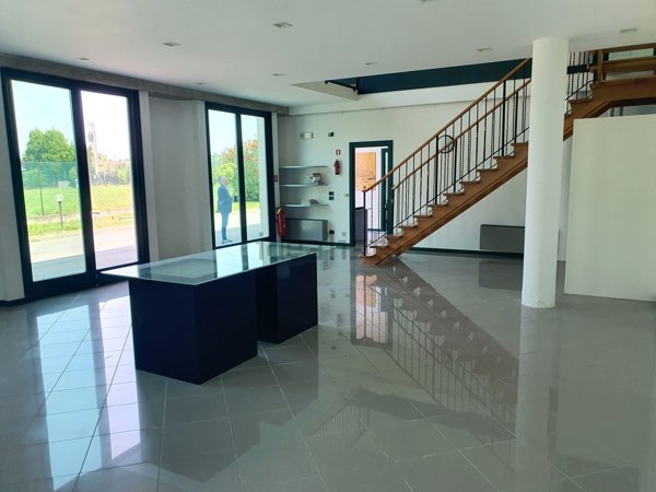 capannone in affitto a Desenzano del Garda