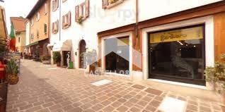 ufficio in affitto a Desenzano del Garda in zona Rivoltella