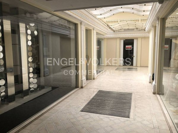 negozio in affitto a Desenzano del Garda