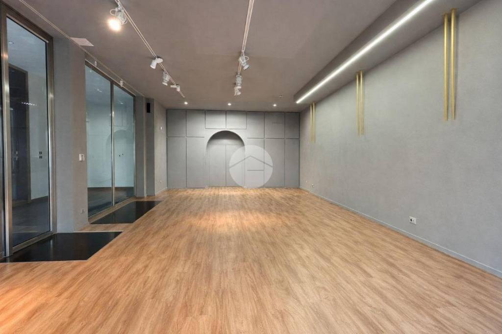 negozio in affitto a Desenzano del Garda