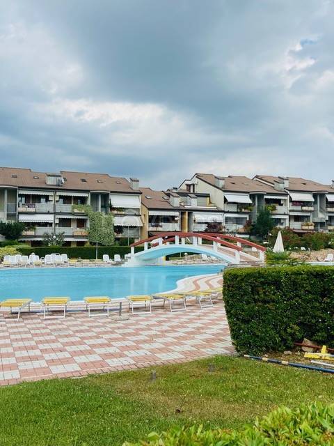 appartamento in affitto a Desenzano del Garda in zona Rivoltella