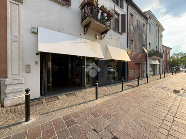 negozio in affitto a Desenzano del Garda