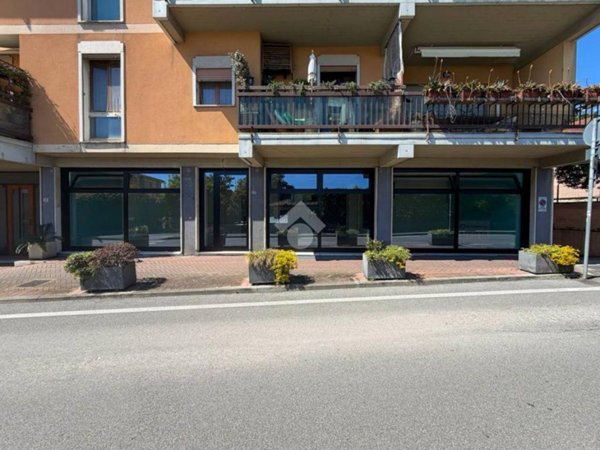negozio in affitto a Desenzano del Garda