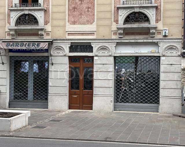 negozio in affitto a Desenzano del Garda