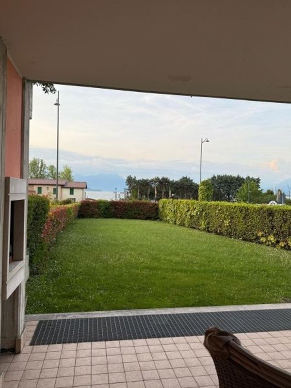 appartamento in affitto a Desenzano del Garda in zona Rivoltella