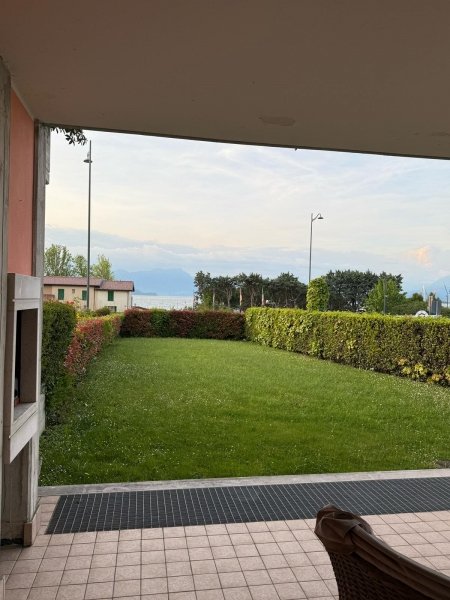 appartamento in affitto a Desenzano del Garda in zona Rivoltella
