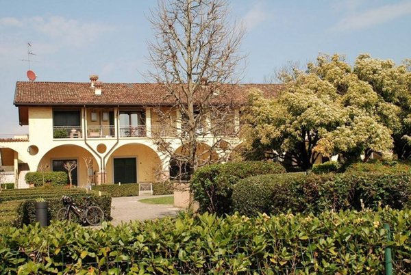 appartamento in affitto a Desenzano del Garda in zona Rivoltella