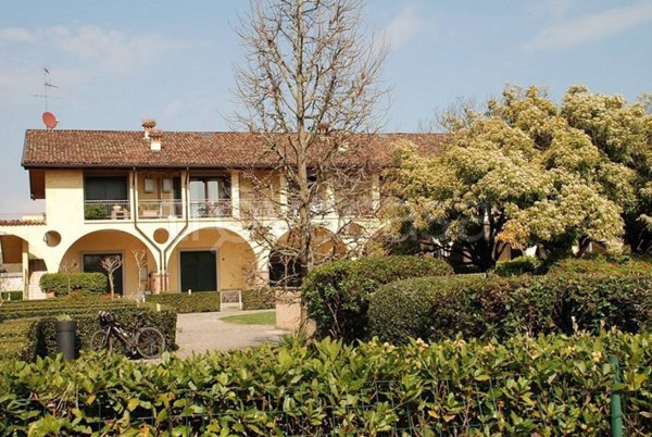 appartamento in affitto a Desenzano del Garda in zona Rivoltella