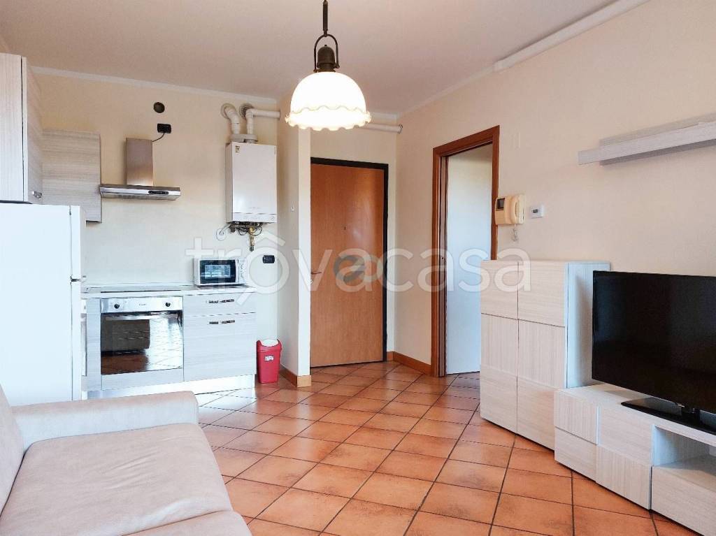 appartamento in affitto a Desenzano del Garda in zona Rivoltella