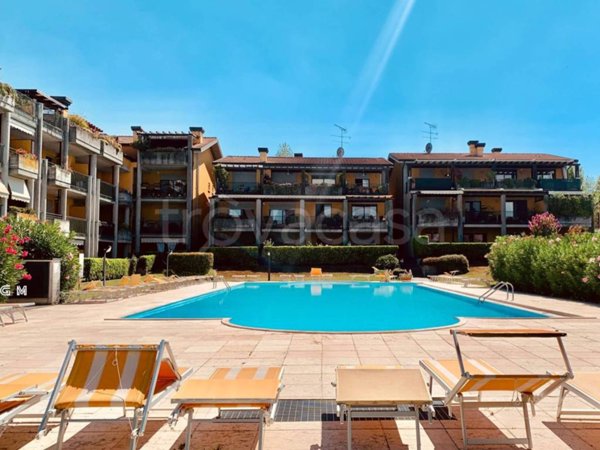 appartamento in affitto a Desenzano del Garda in zona Rivoltella