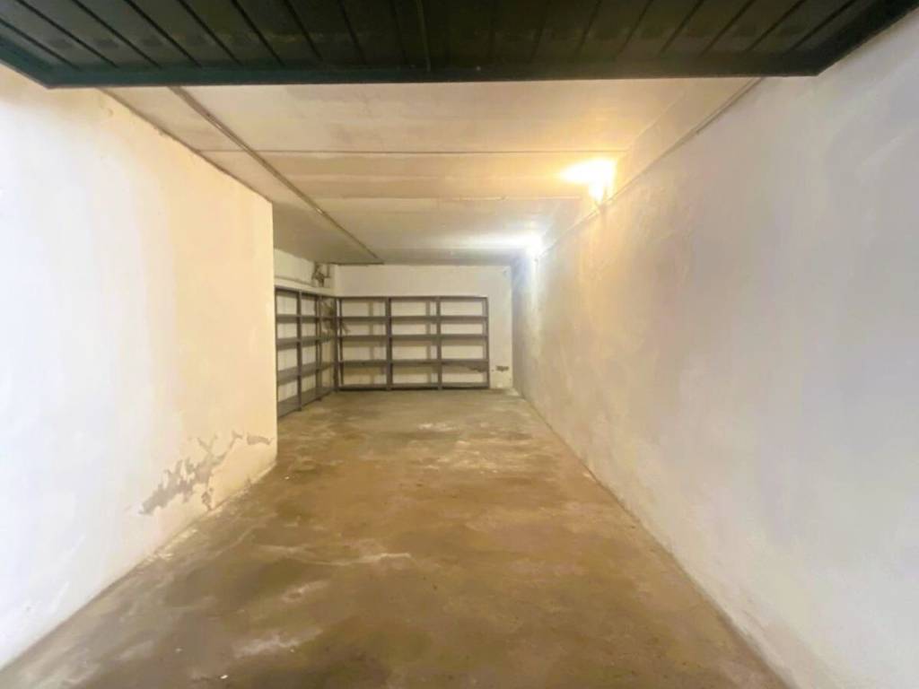locale di sgombero in affitto a Desenzano del Garda