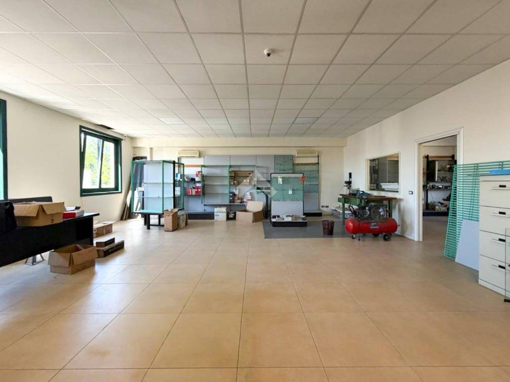 appartamento in affitto a Desenzano del Garda in zona Rivoltella