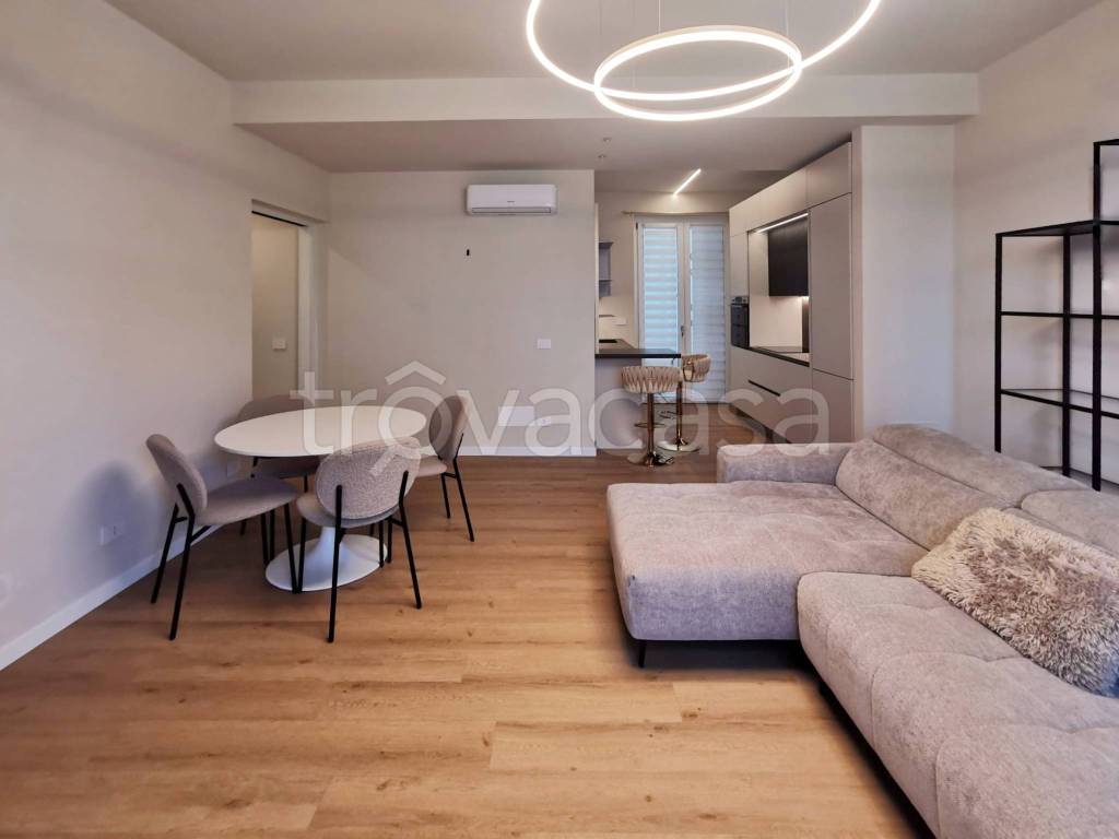 appartamento in affitto a Desenzano del Garda