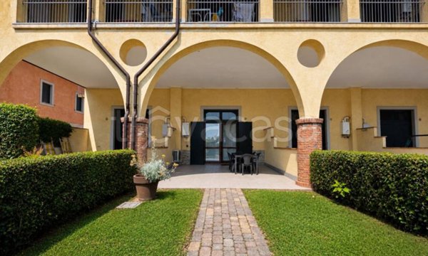 appartamento in affitto a Desenzano del Garda in zona Rivoltella