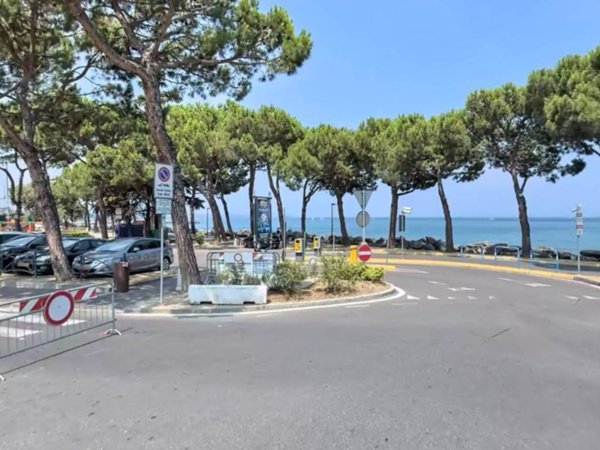 appartamento in affitto a Desenzano del Garda in zona Campeggio sul Vò