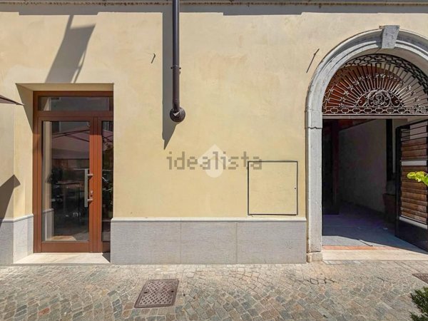 locale commerciale in affitto a Desenzano del Garda in zona Campeggio sul Vò