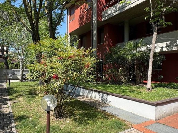 appartamento in affitto a Desenzano del Garda in zona Rivoltella