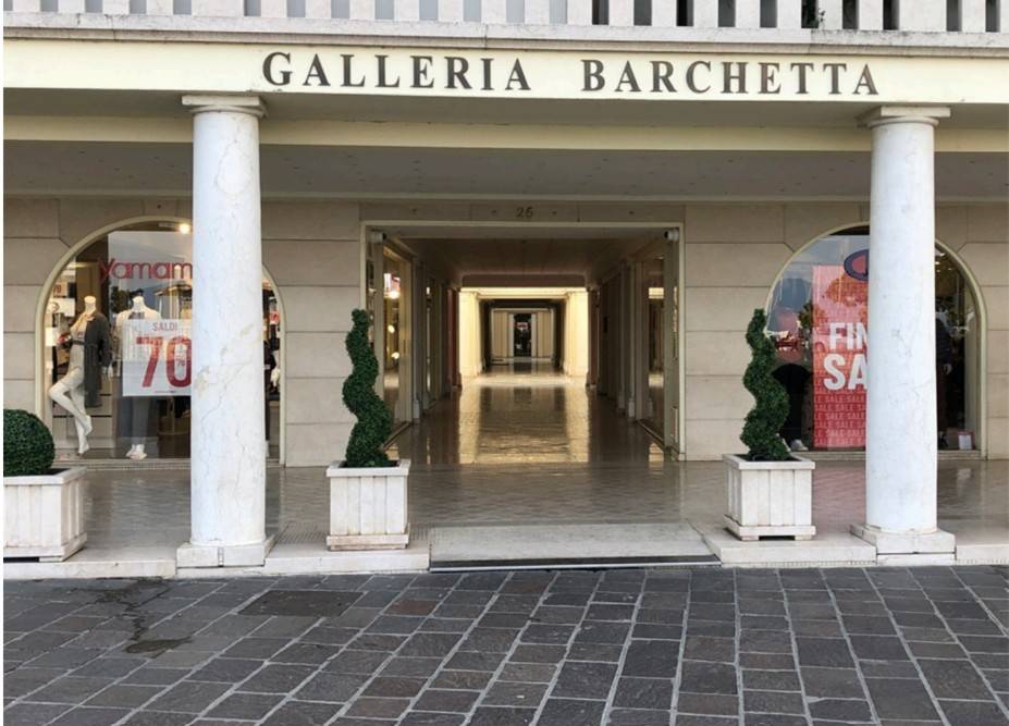 negozio in affitto a Desenzano del Garda