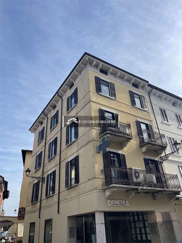 ufficio in affitto a Desenzano del Garda in zona Campeggio sul Vò