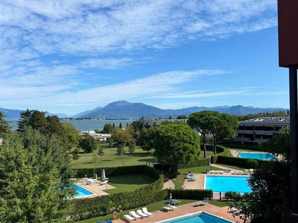 appartamento in affitto a Desenzano del Garda in zona Rivoltella