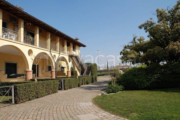 appartamento in affitto a Desenzano del Garda in zona Rivoltella