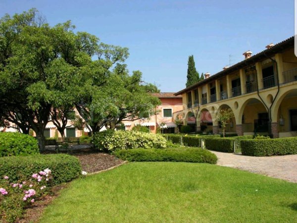 appartamento in affitto a Desenzano del Garda in zona Rivoltella