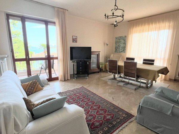 appartamento in affitto a Desenzano del Garda in zona Campeggio sul Vò