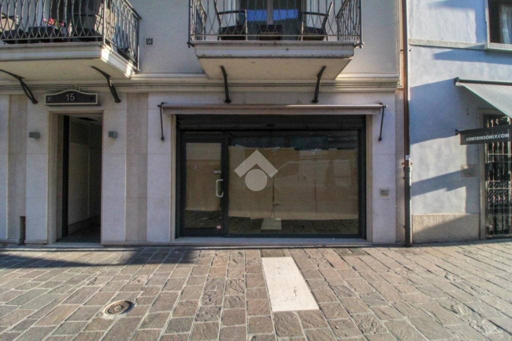 appartamento in affitto a Desenzano del Garda
