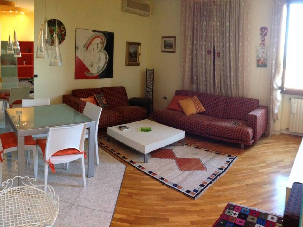 appartamento in affitto a Desenzano del Garda in zona Campeggio sul Vò