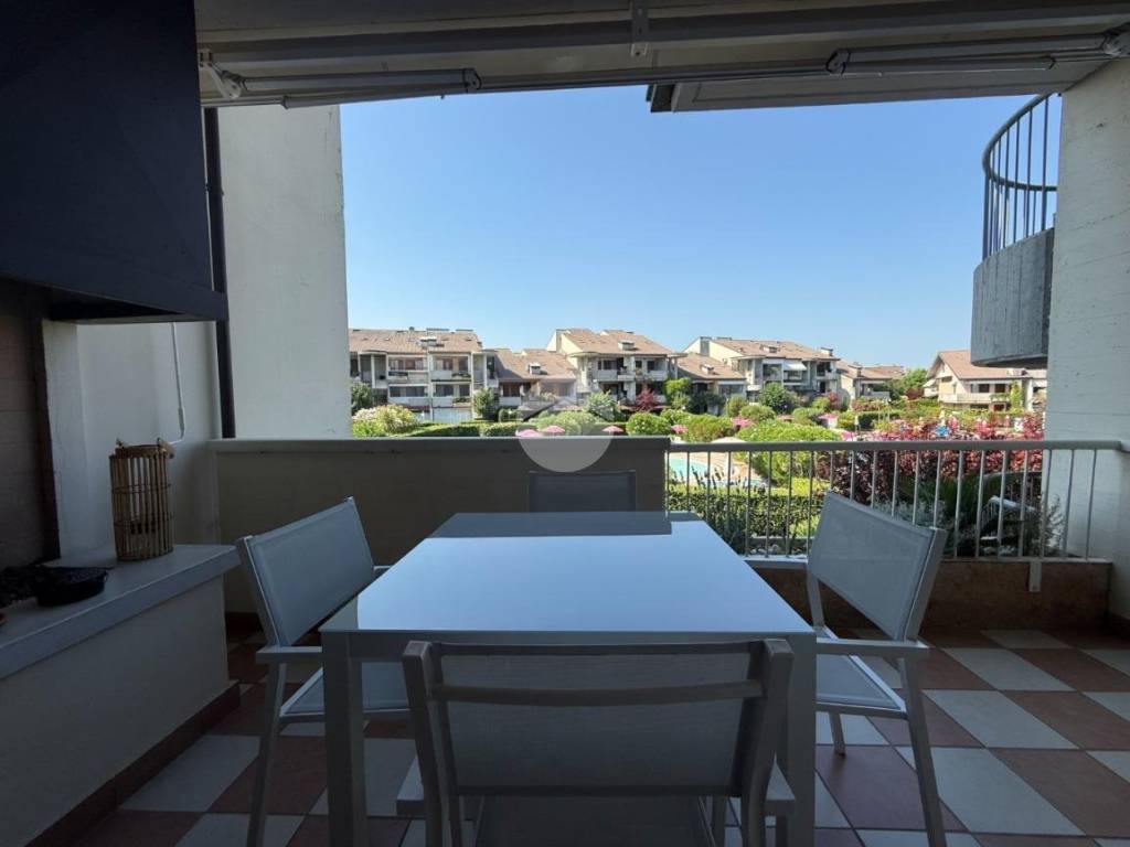 appartamento in affitto a Desenzano del Garda in zona Rivoltella