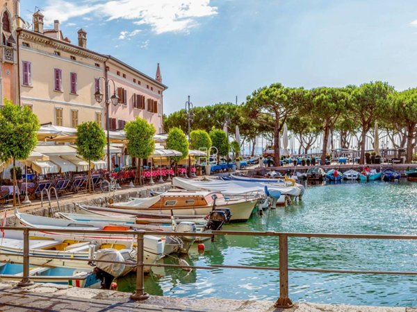 appartamento in affitto a Desenzano del Garda in zona Campeggio sul Vò
