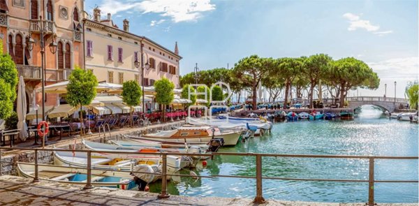appartamento in affitto a Desenzano del Garda in zona Campeggio sul Vò
