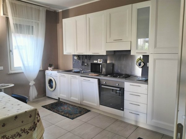 appartamento in affitto a Desenzano del Garda in zona Campeggio sul Vò