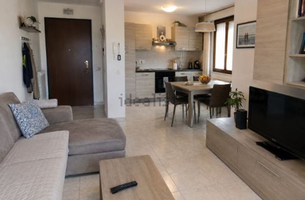 appartamento in affitto a Desenzano del Garda in zona Campeggio sul Vò
