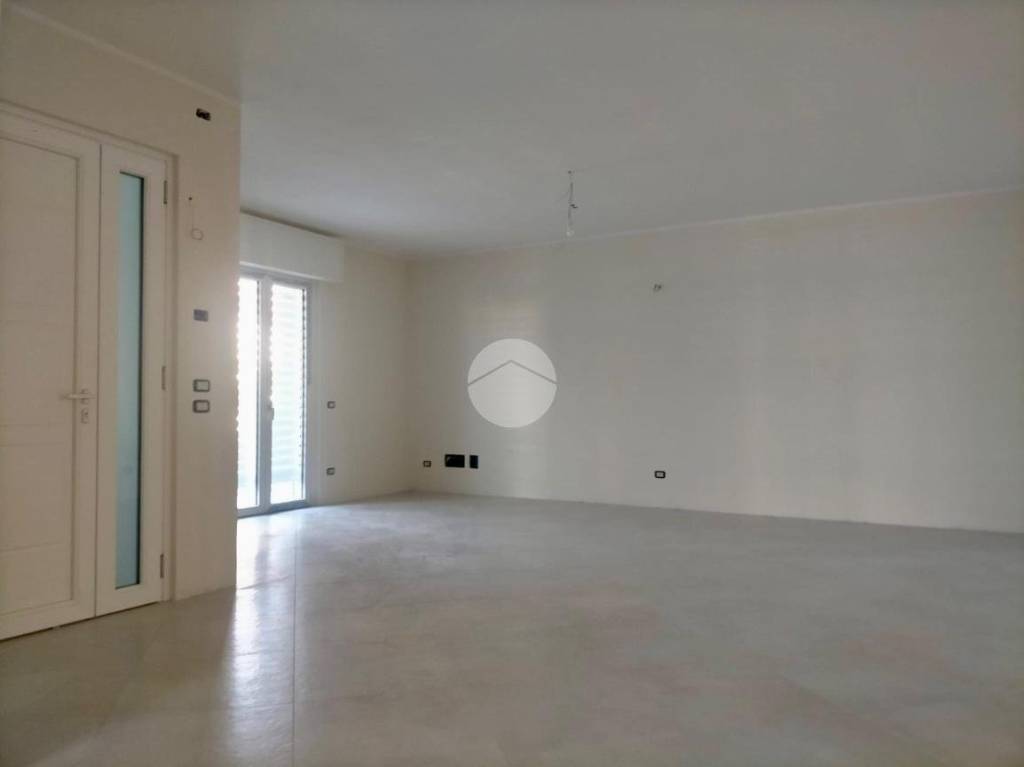 appartamento in affitto a Desenzano del Garda in zona Rivoltella
