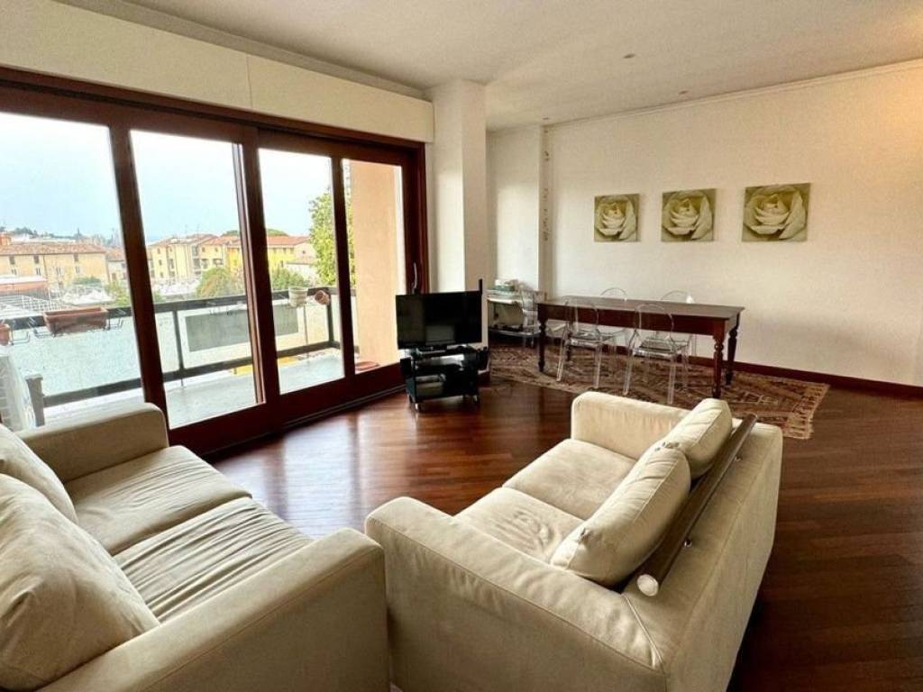 appartamento in affitto a Desenzano del Garda