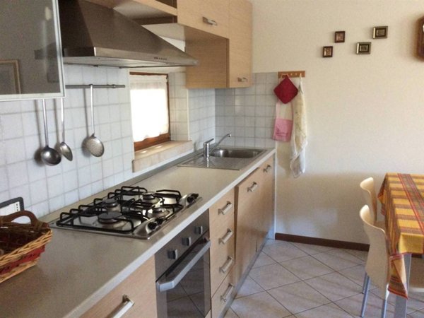 appartamento in affitto a Desenzano del Garda in zona Rivoltella