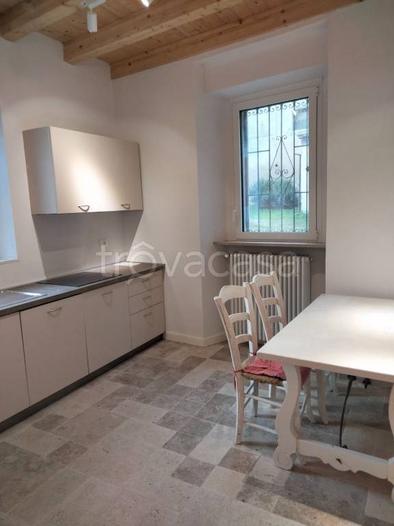 casa indipendente in affitto a Desenzano del Garda