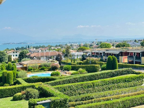 appartamento in affitto a Desenzano del Garda in zona Rivoltella