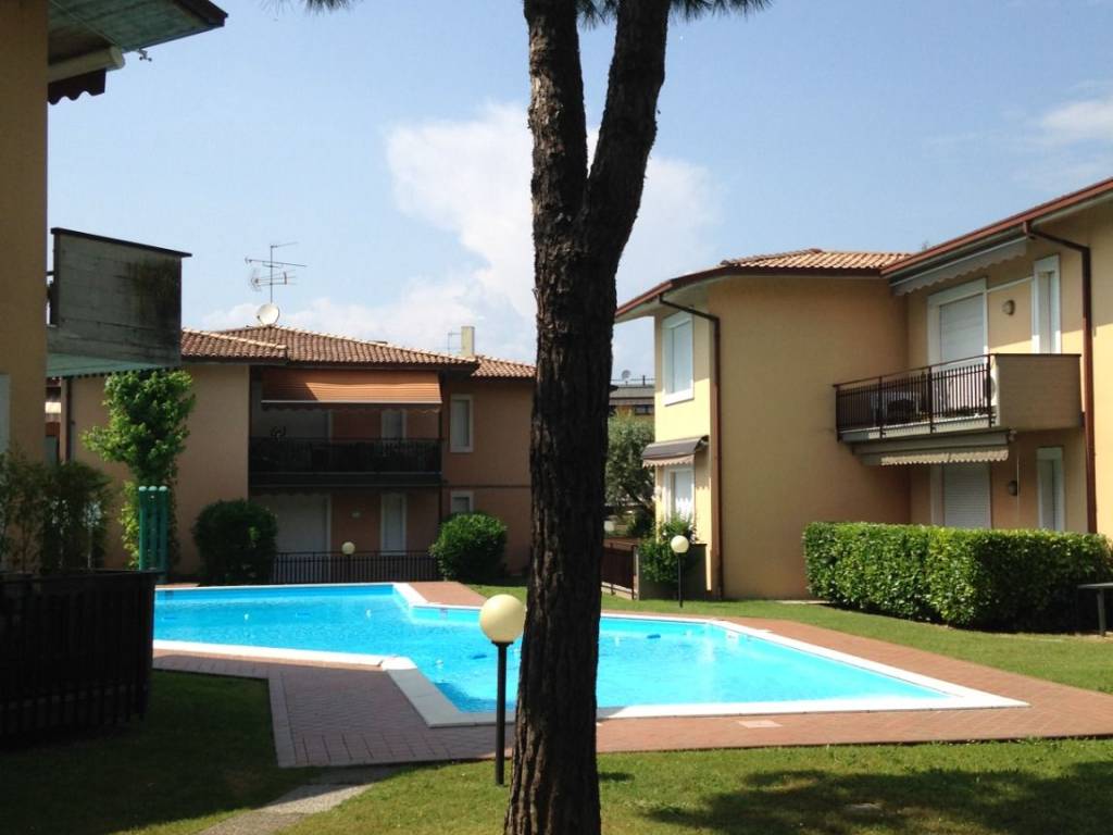 appartamento in affitto a Desenzano del Garda in zona Rivoltella