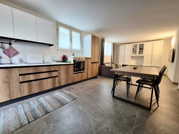 appartamento in affitto a Desenzano del Garda in zona Campeggio sul Vò
